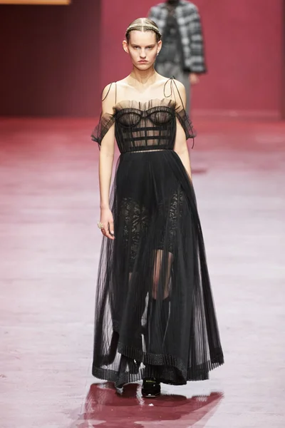 Look 48